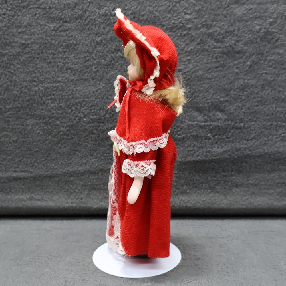 Porcelain Doll Red Dress Colonial America Christmas Doll 1992 Collectible Vtg - Picture 4 of 9